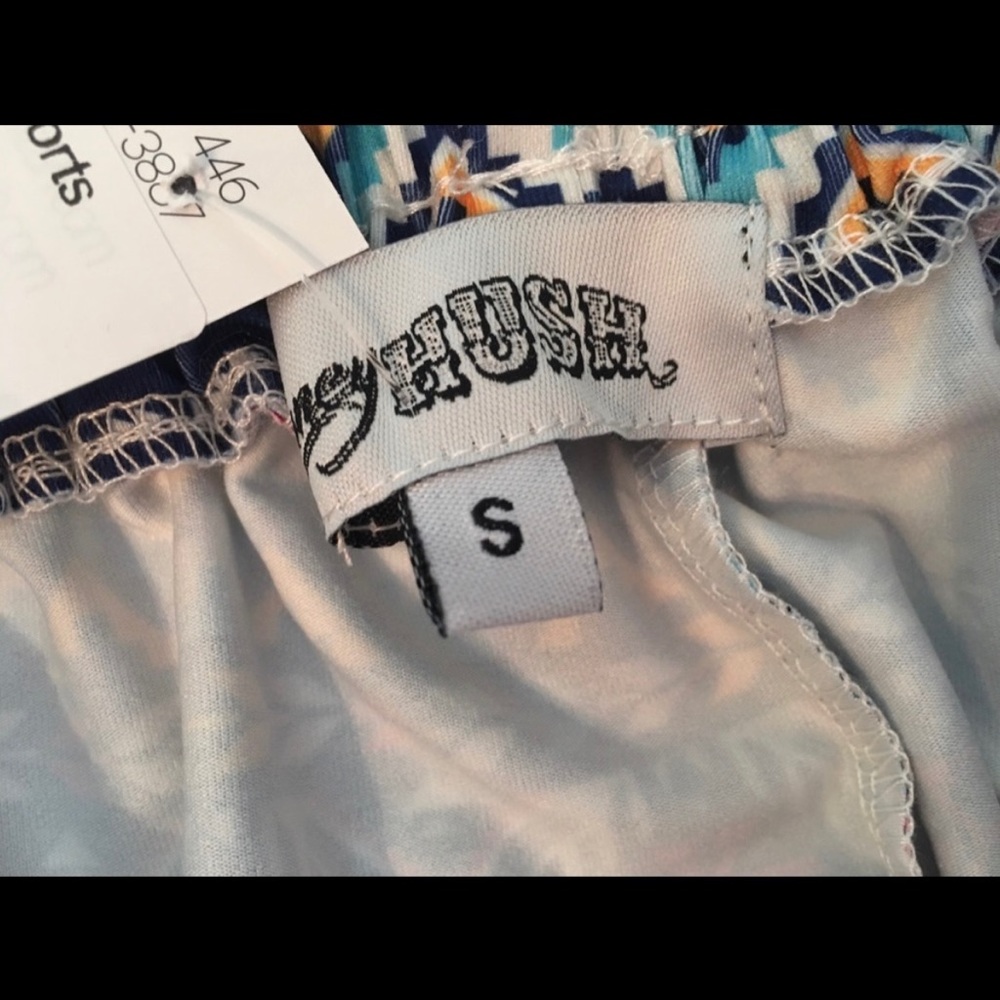 Honey Hush Aztec print shorts size S - Picture 3 of 4